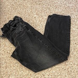Women’s American Eagle SHORT straight legged jeans